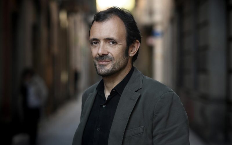 El escritor Isaac Rosa habla del insomnio